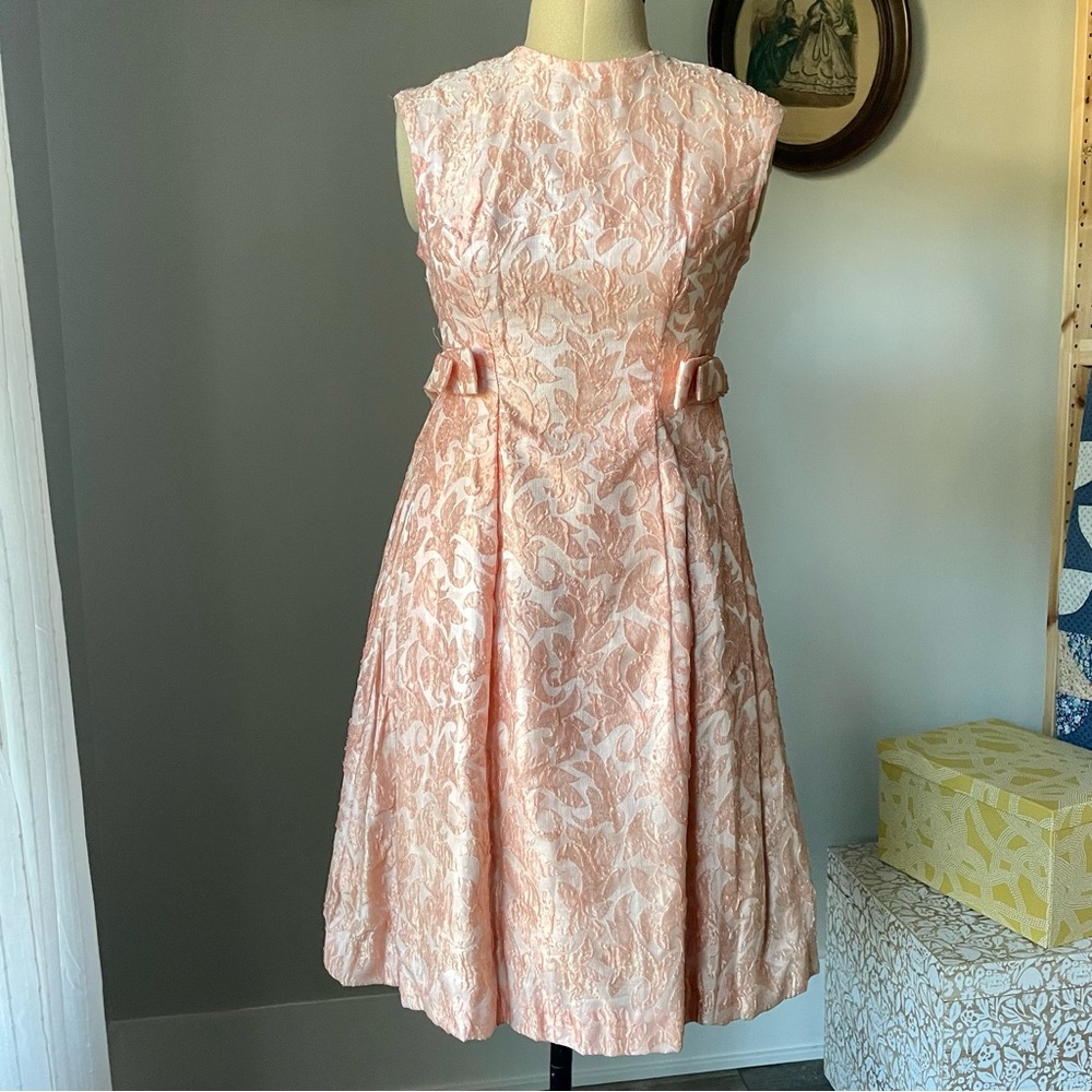 VINTAGE 1960s pink brocade babydoll dress